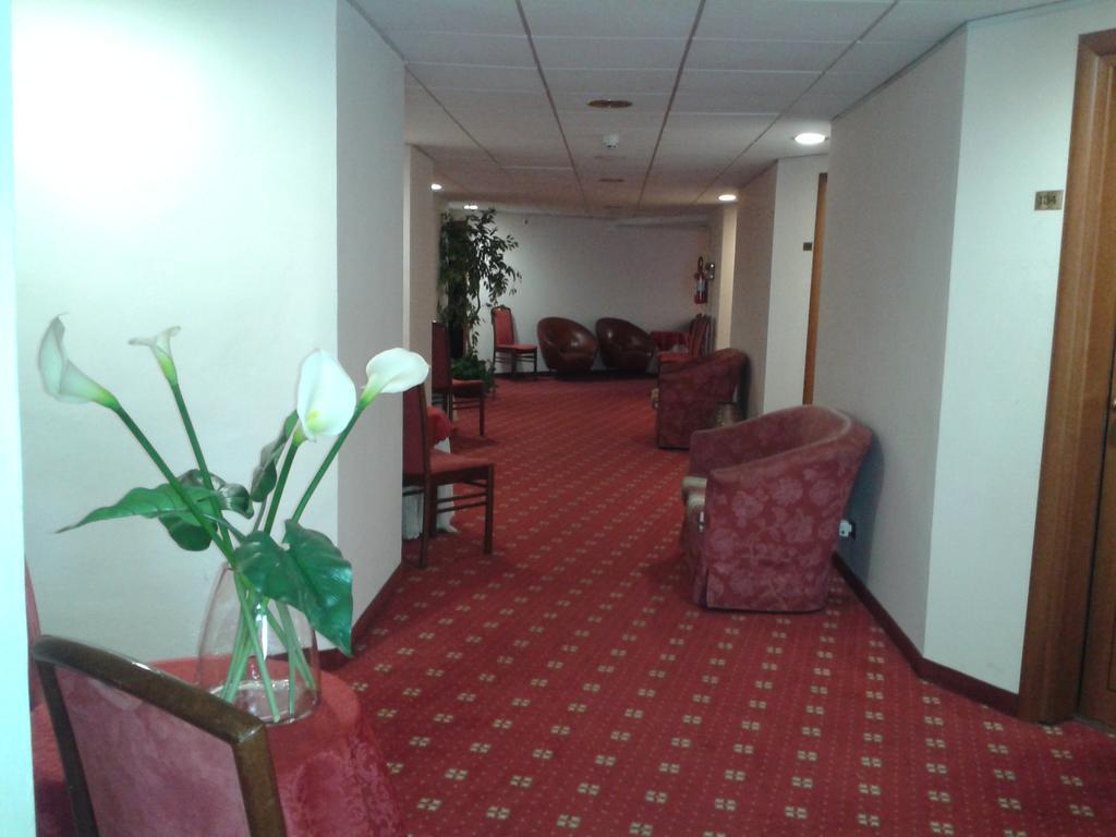 Hotel Piemonte Lanzo Torinese Værelse billede